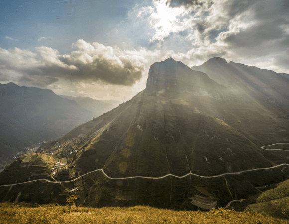 Exploring Ma Pi Leng Pass Ha Giang – A must-see stop in the Ha Giang Loop!