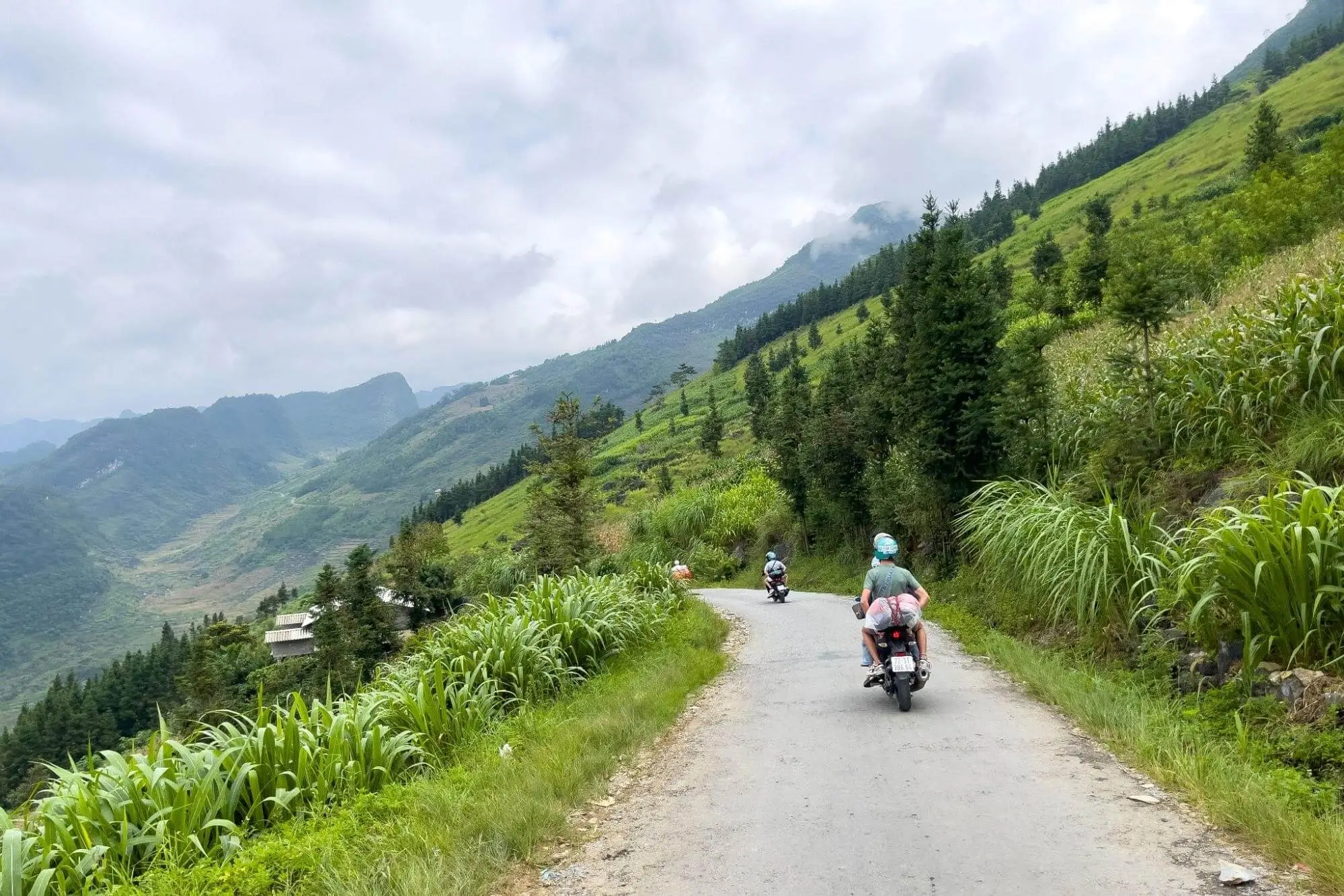 What to Pack for the Ha Giang Loop