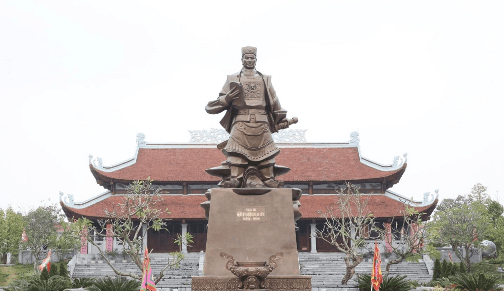 Lý Thường Kiệt Statue - one of historical character of Lung Cu Ha Giang