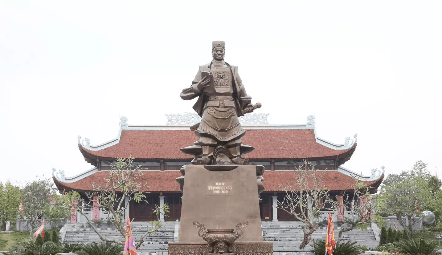 Lý Thường Kiệt Statue - one of historical character of Lung Cu Ha Giang