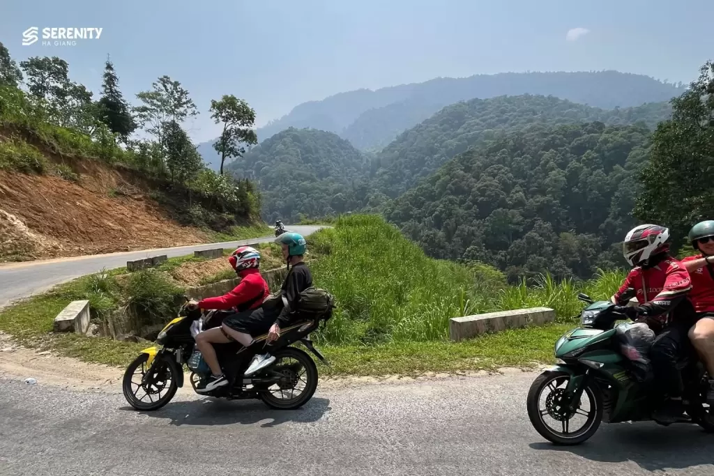 quan ba twin mountains ha giang - go by motorbike