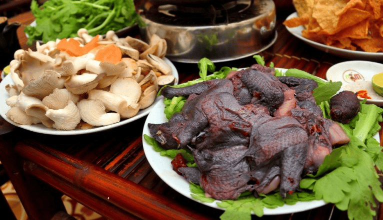 ha giang food - black chicken hotpot