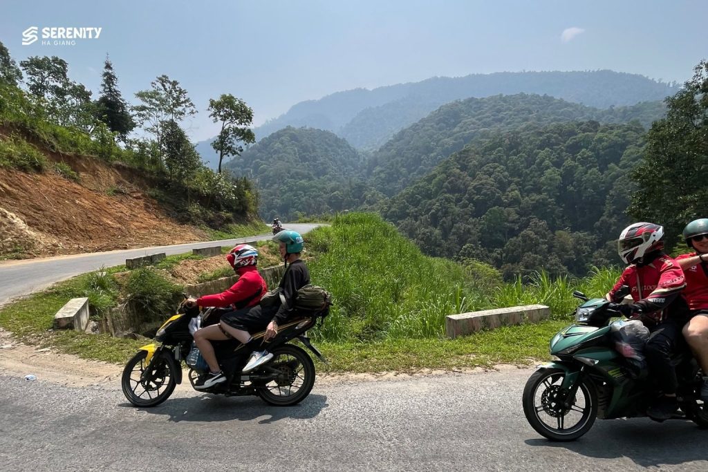 quan ba twin mountains ha giang - go by motorbike